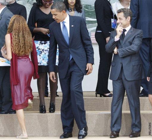 obama checking out chicks