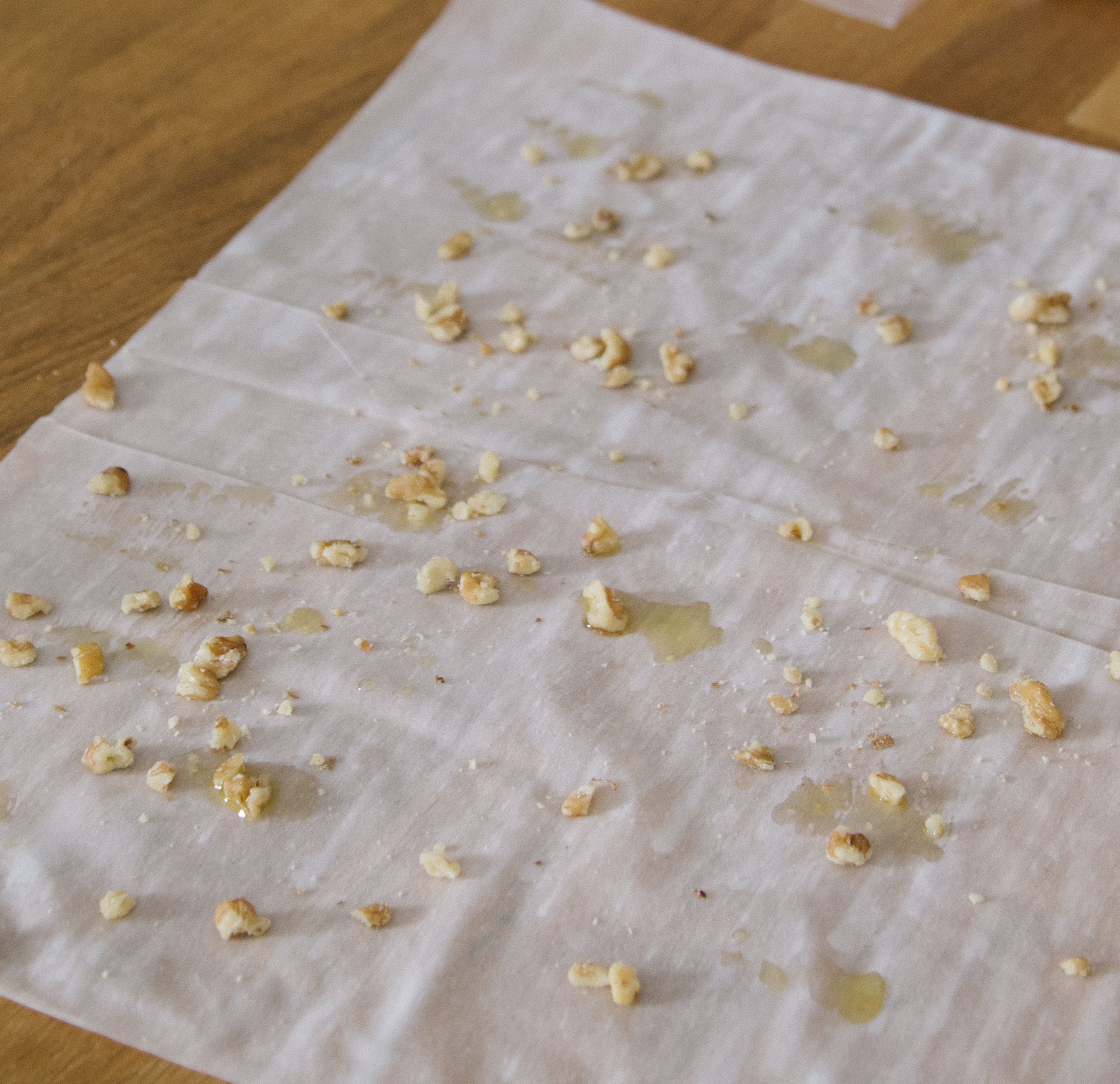 5 Signs Your Ex Is Breadcrumbing + Why It's Actually Normal