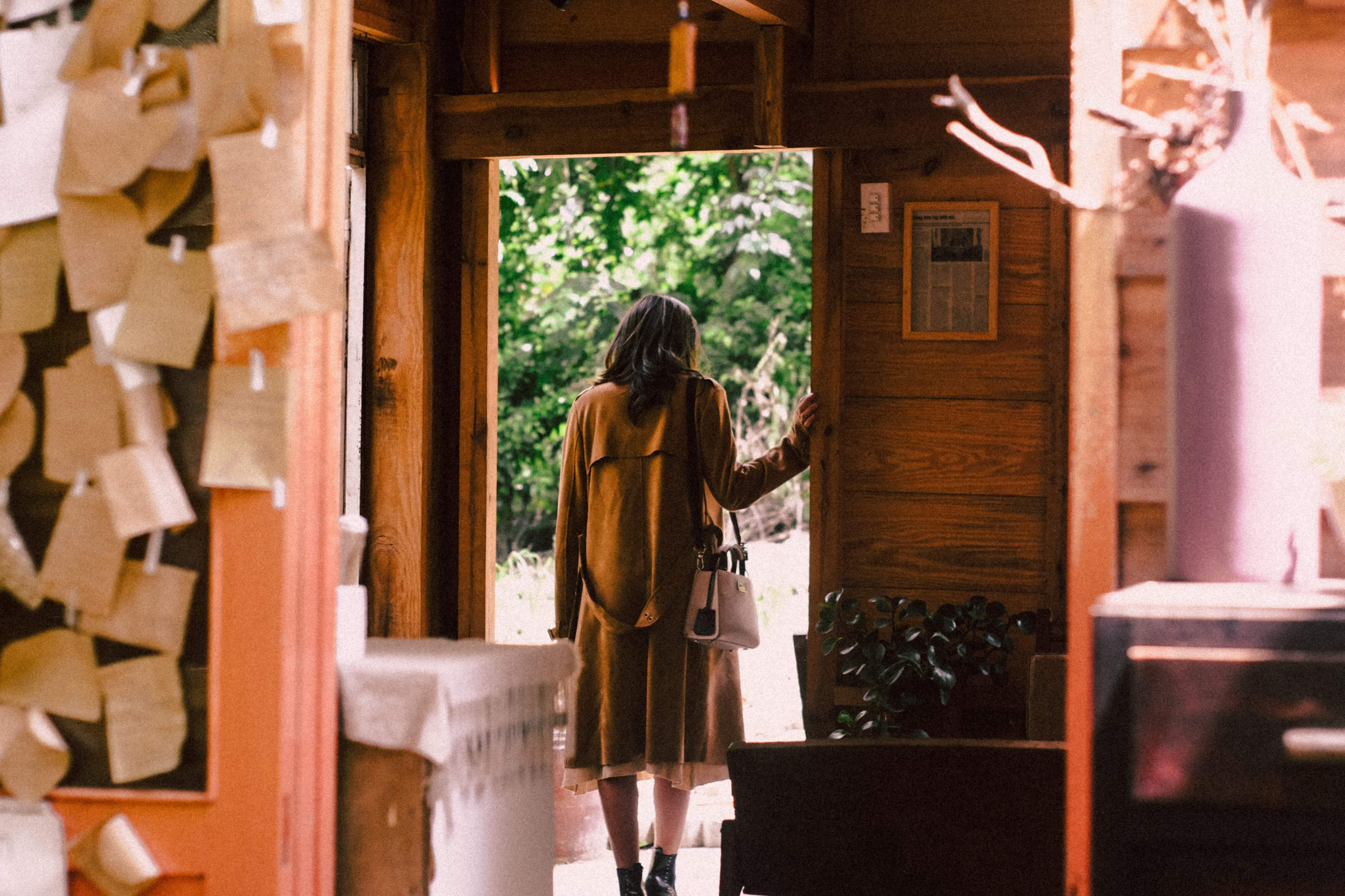 How Does A Man Feel When A Woman Leaves Him?